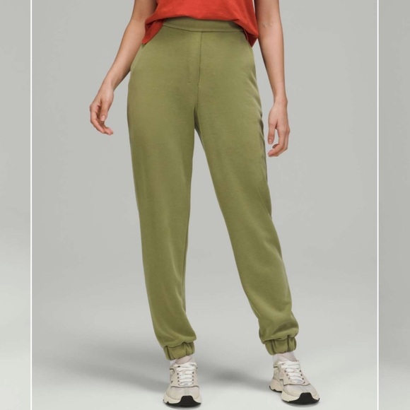 Lululemon Softstreme High Rise Relaxed Jogger Pant Bronze Green 12 Nwt - Picture 2 of 10